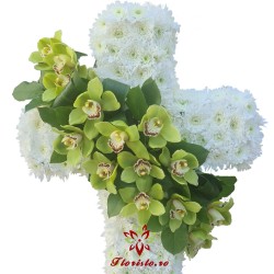 Aranjament floral funerar cruce